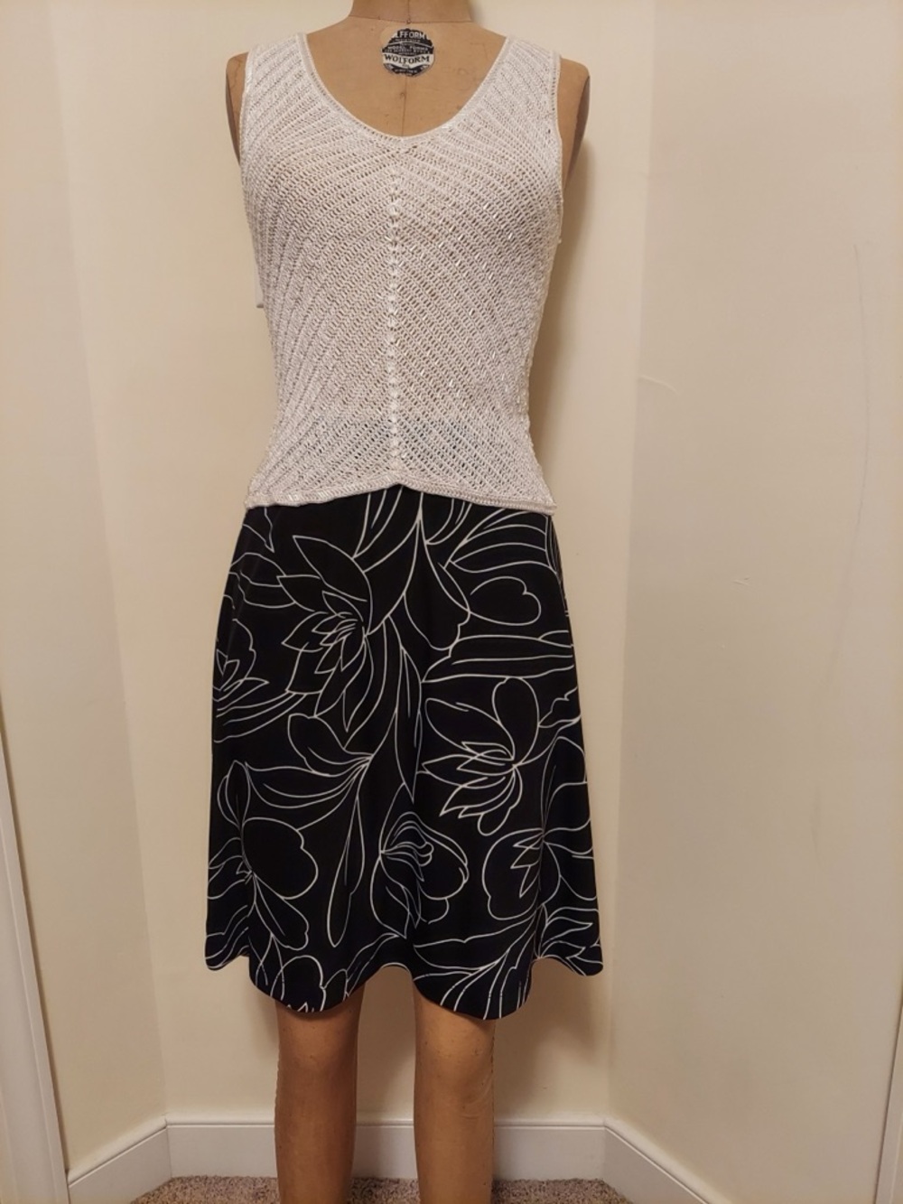Liz Claiborne Black A-Line Skirt with White Floral Outline
